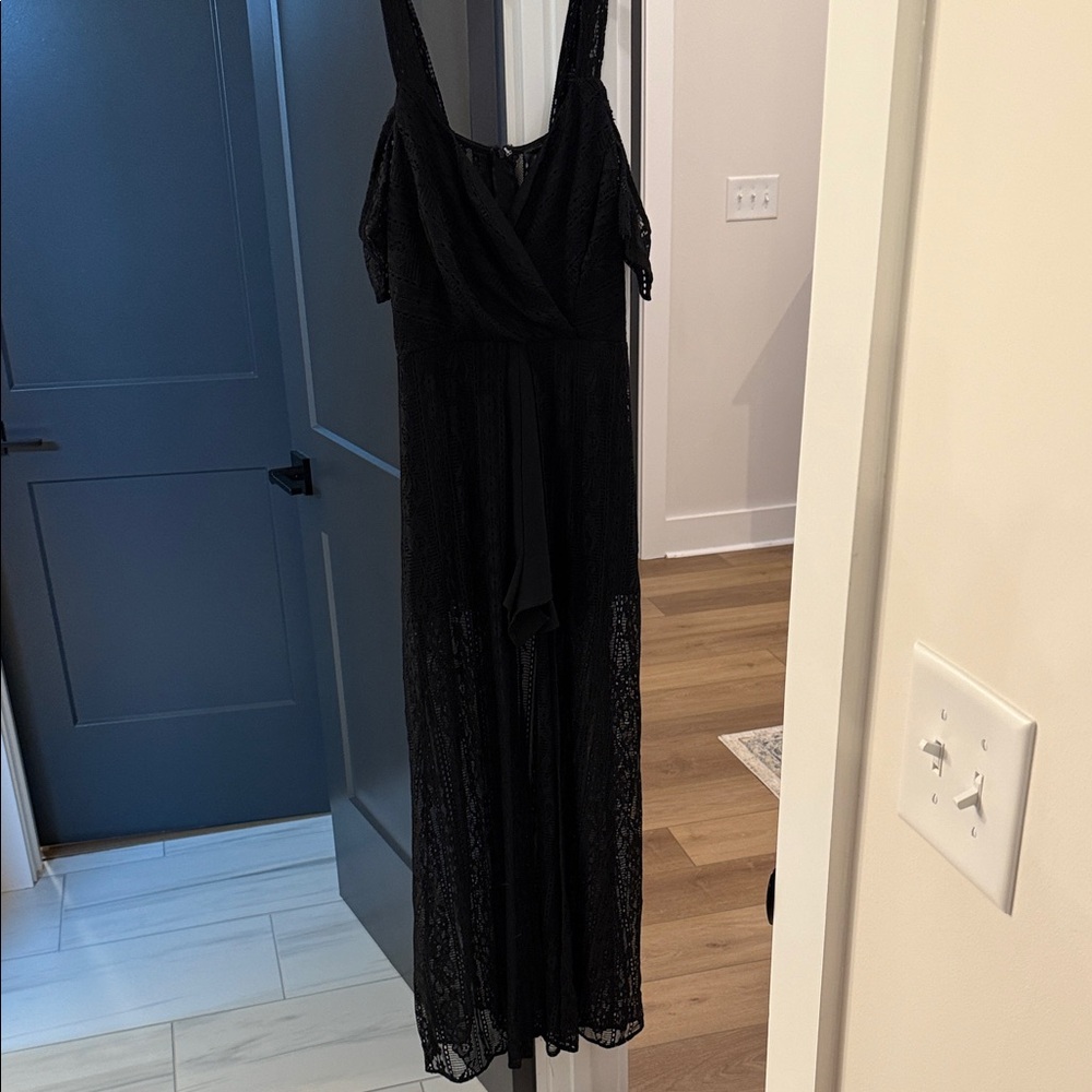 Elegant Black Lace Evening Dress